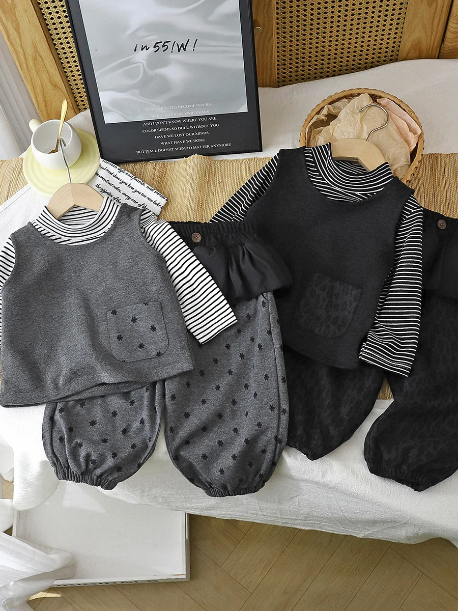 Girls' Fashionable Autumn Outfit with Wood Grain Ruffle Vest Wide Leg Pants And Hat Three Piece Set for Children under 17
