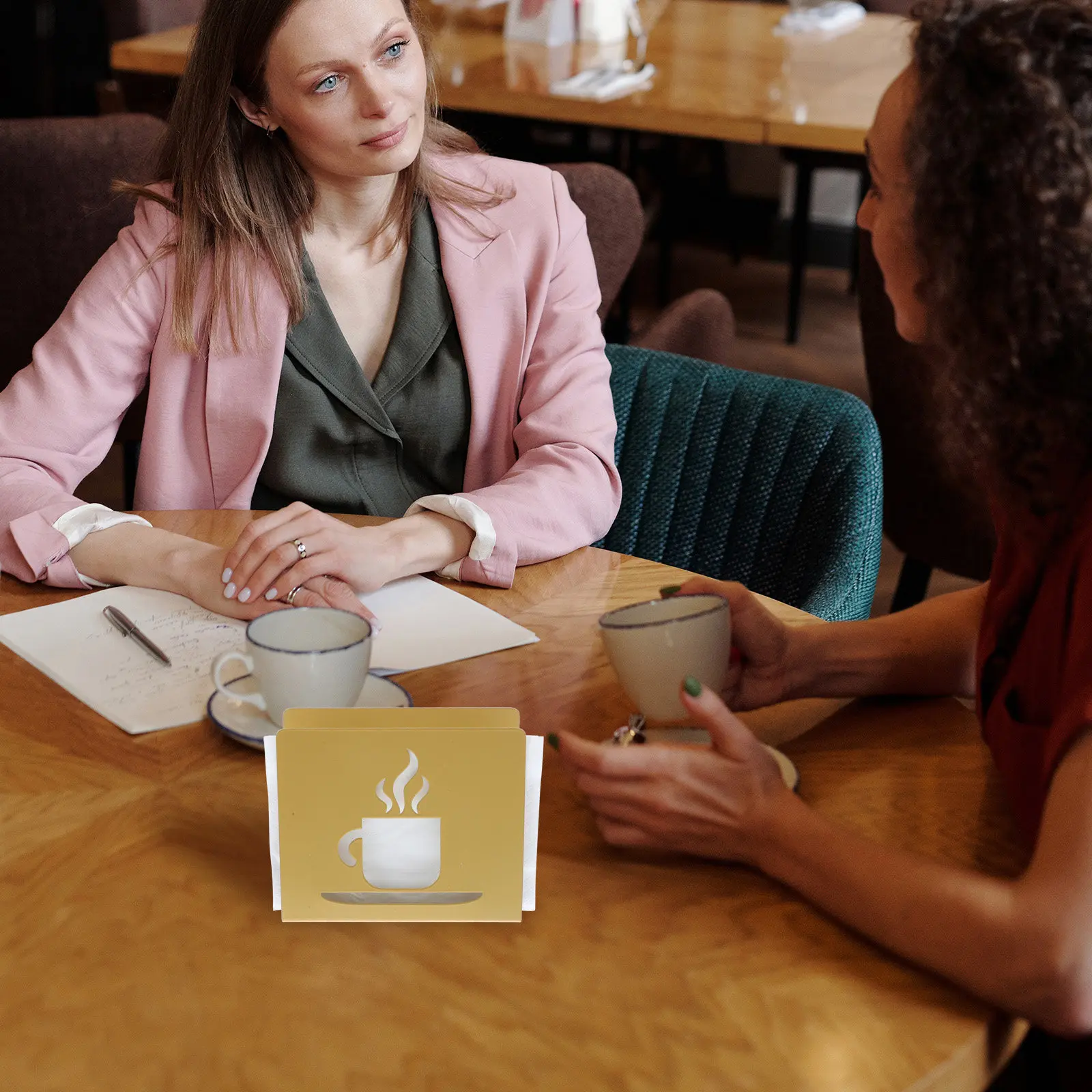 

Металлическая подставка для салфеток с ажурным дизайном, идеальный размер для стандартных салфеток, декоративный настольный органайзер для кухни