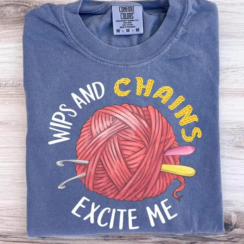 T-shirt humoristique pour les amateurs de fil et les passionnés de crochet : « Les projets en cours et les chaînes me font l'envie»