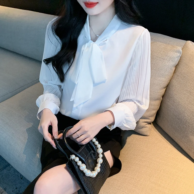 2024 Autumn New White Lace-up Women Shirt Temperament V-Neck Bow Folds Top Solid Long Sleeves Fashion Shirt Women's Clothing