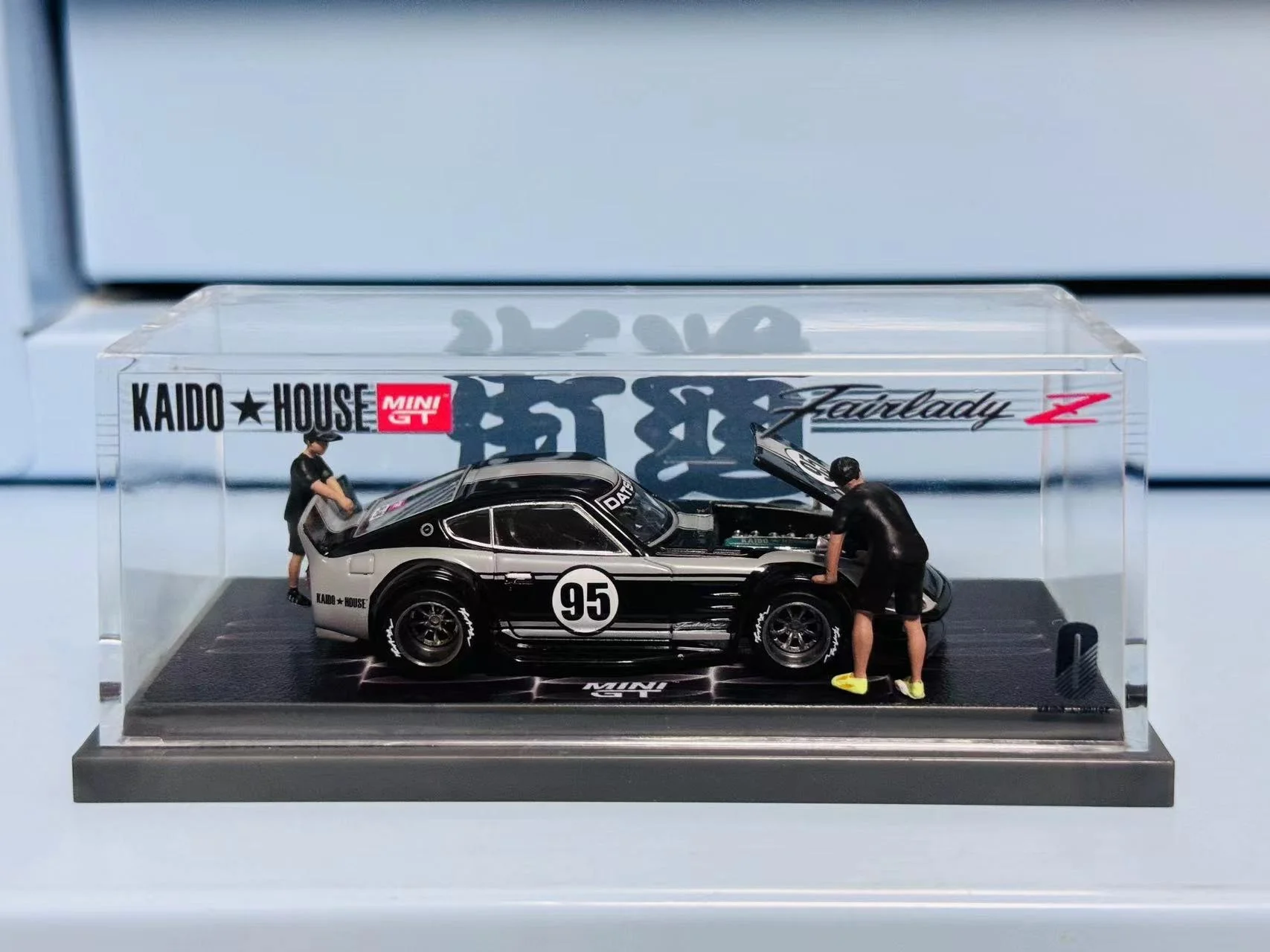 �y�Z�[�����z�G���K���g���f�B GT �J�C�h�n�E�X �f�B�X�v���C�{�b�N�X �Ԗ͌^�͊܂܂�Ă��܂��� �ÑԖ͌^�ߋ� ������ �j����킸