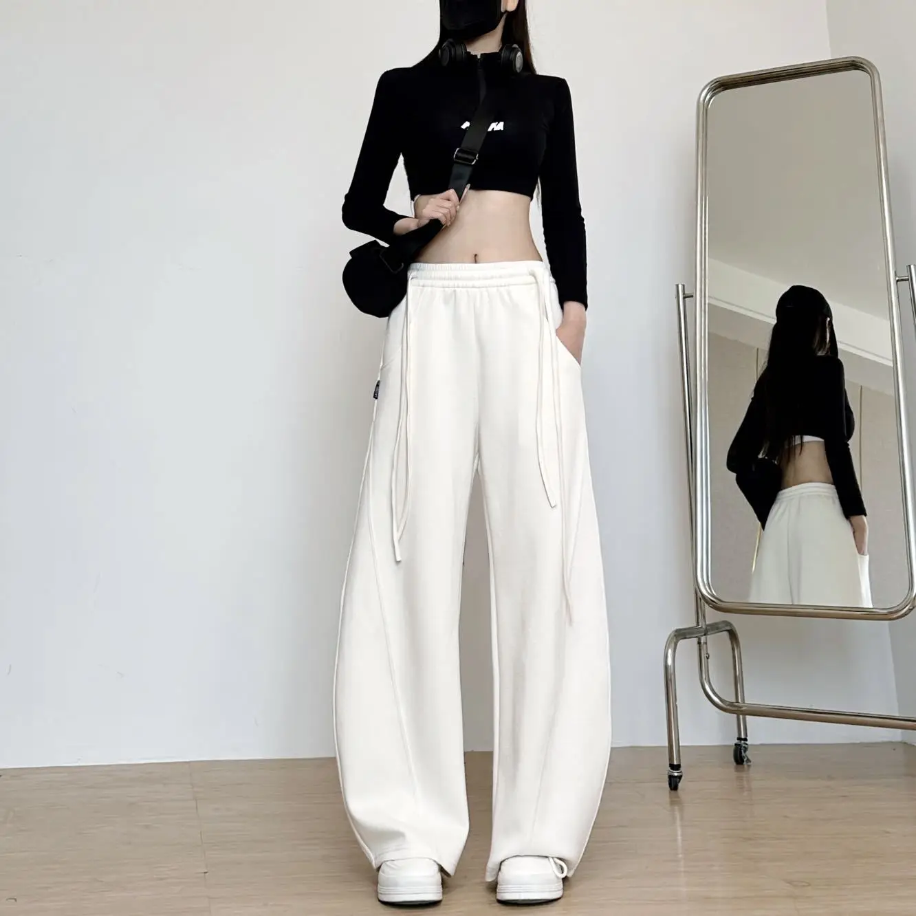 2023 New Autumn and Winter Solid Color Banana Pants Black Technology Air Layer Fabric Women's European and American Style Women'