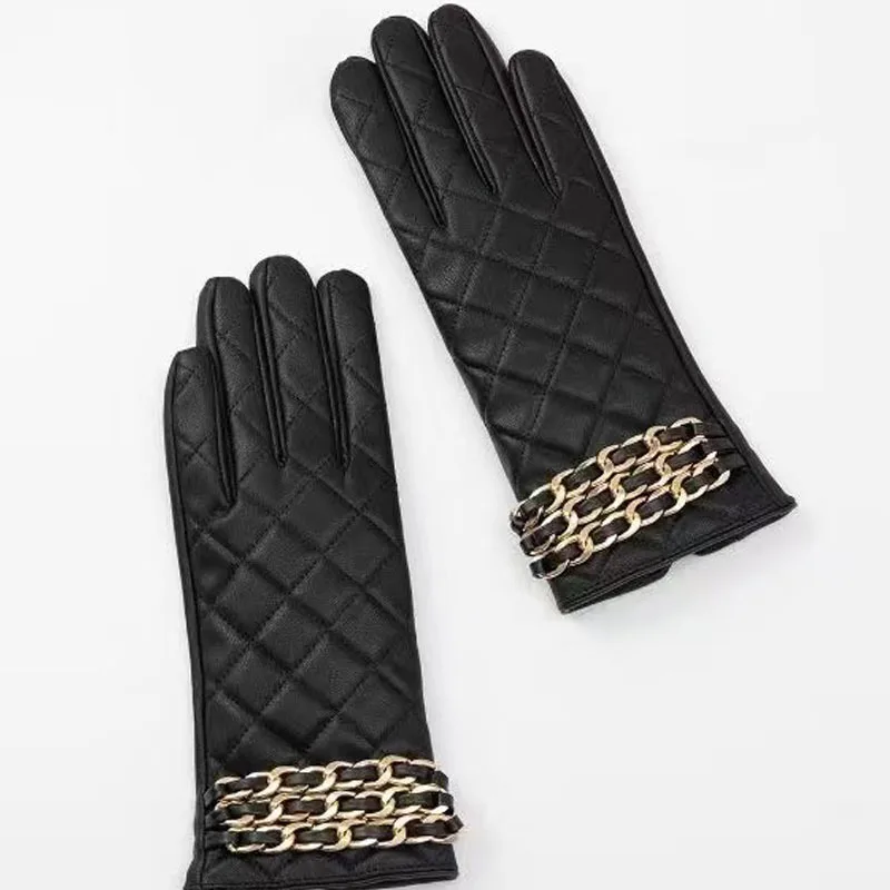 Winter New Women's Gloves Fashionable Small Fragrance Style Rivet Pearl Leather Gloves Retro Five Finger Touch Screen Gloves