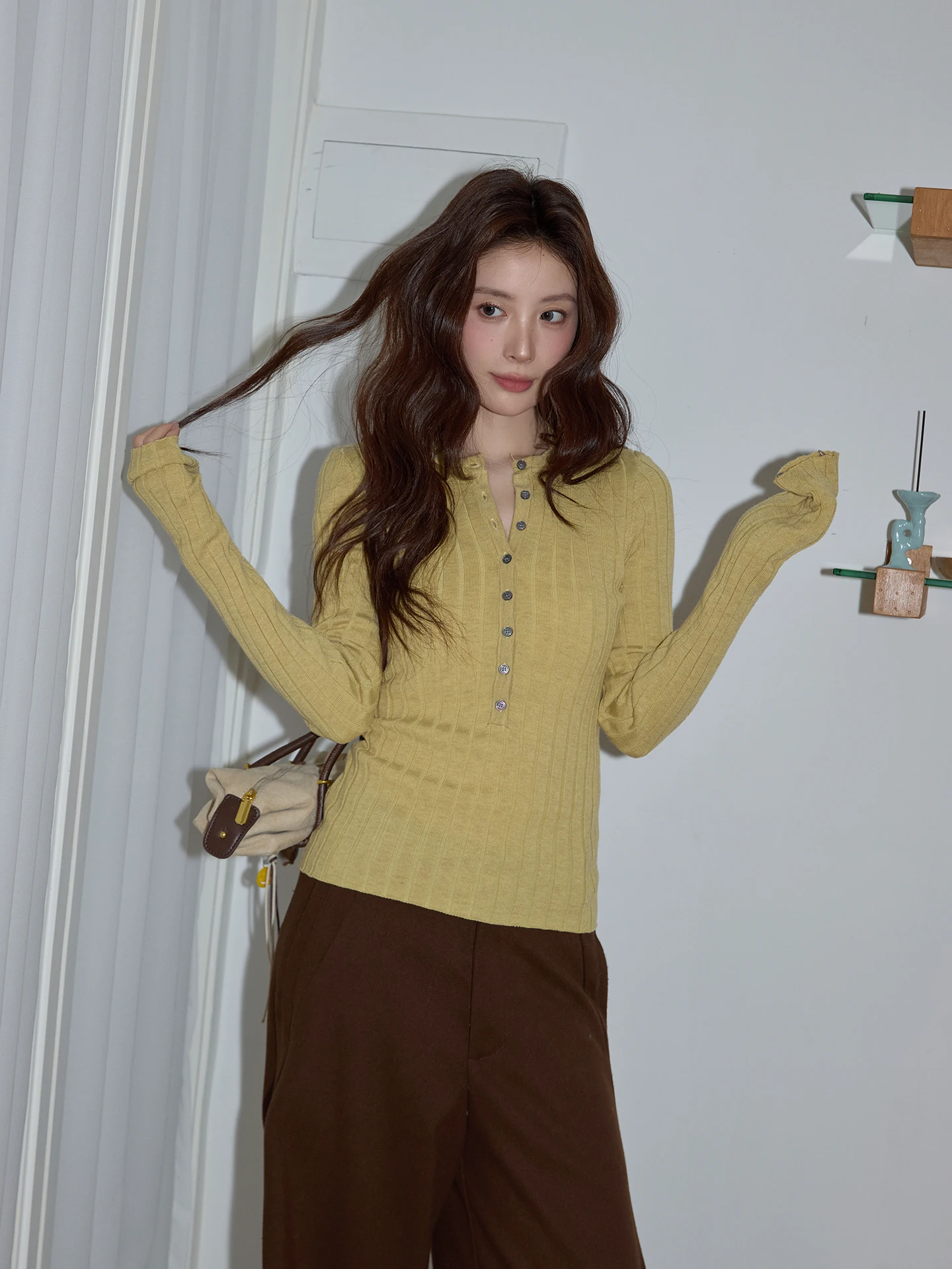 

Chaocha Home Yellow Beige Knitted Top Women's Slim Fit Casual Style Spring Season High Quality Fashionable Base Layer Top
