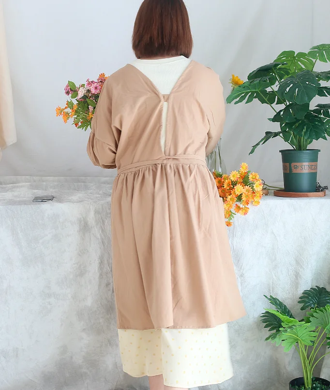 مريلة مطبخ عكسية للسيدات يابانية وكورية مصنوعة من القطن بالكامل مقاومة للماء وأكمام طويلة مع حزام خصر للتخسيس