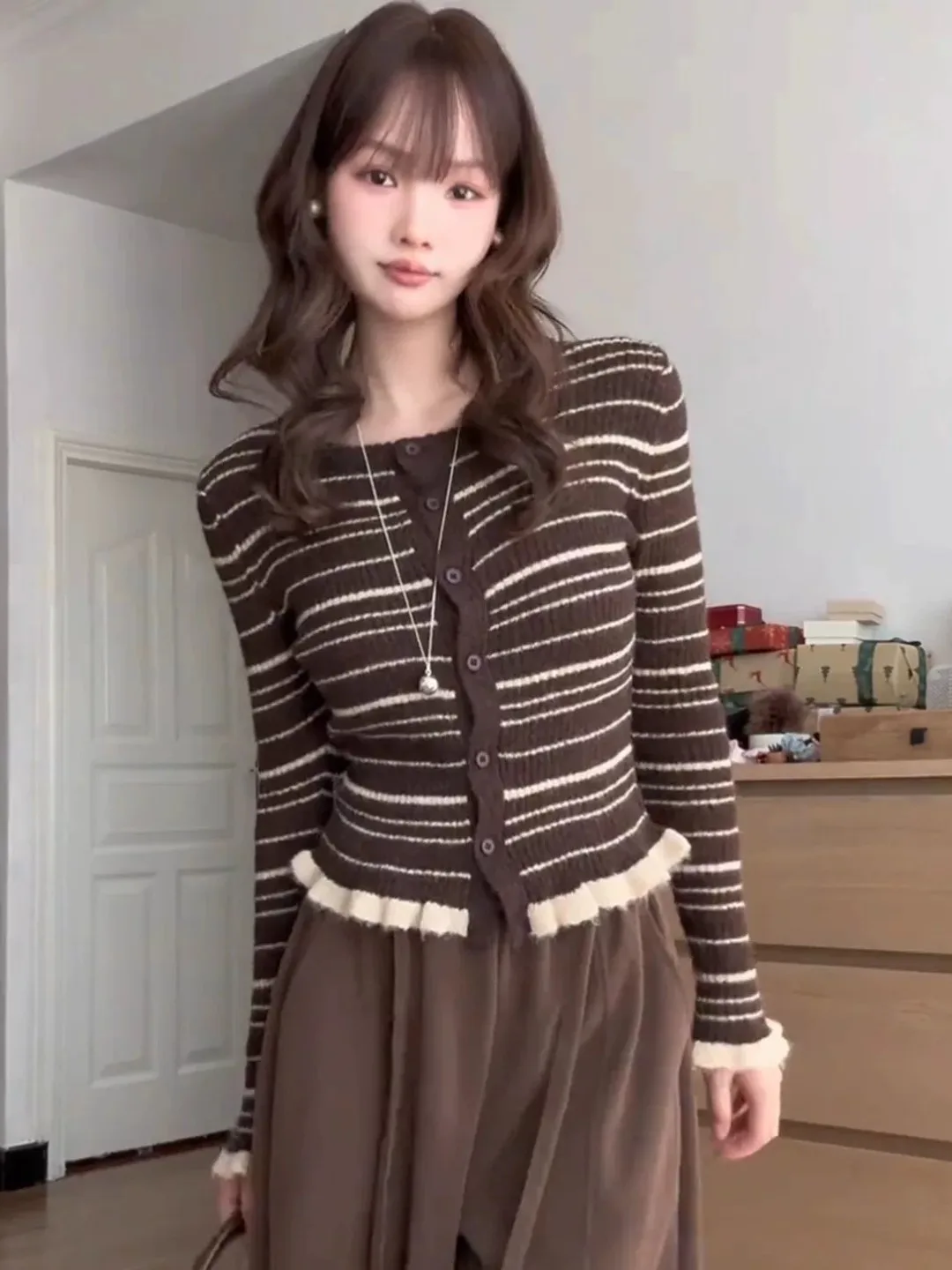Chic Korean Style Striped Knitted Top for Women Autumn New Design Base Shirt Sensation Small Audience Long Sleeve round Neck