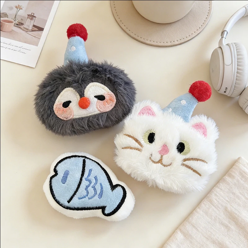 Penguin Brooch Keyc…