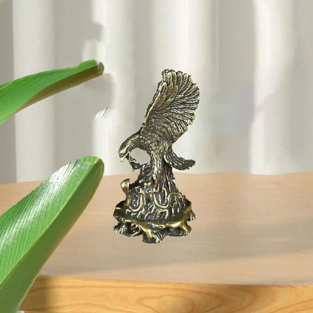 Vintage Solid Brass Eagle Statue Small Animal Simulation Eagle Wings Ornaments 3D Eagle Ornaments Photo Props