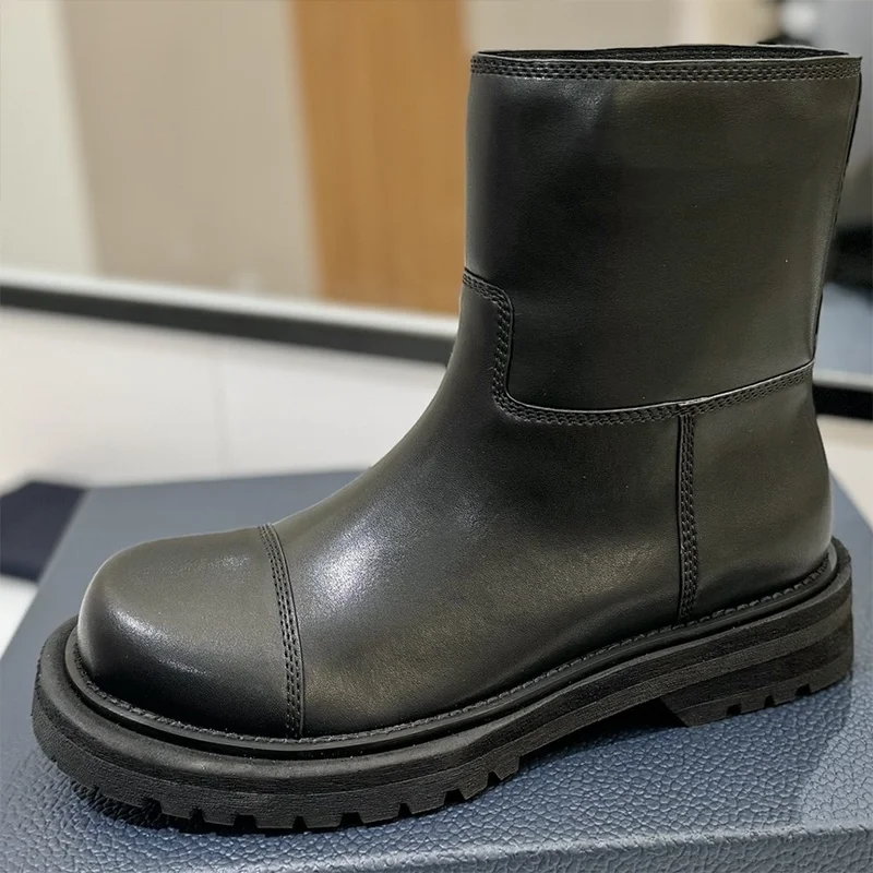 

High quality New women's short boots with cowhide lining and metal letter logo on the upper popular shoes 25110472