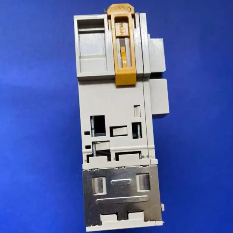 Nuevo módulo CJ1W-TC101 para envío rápido