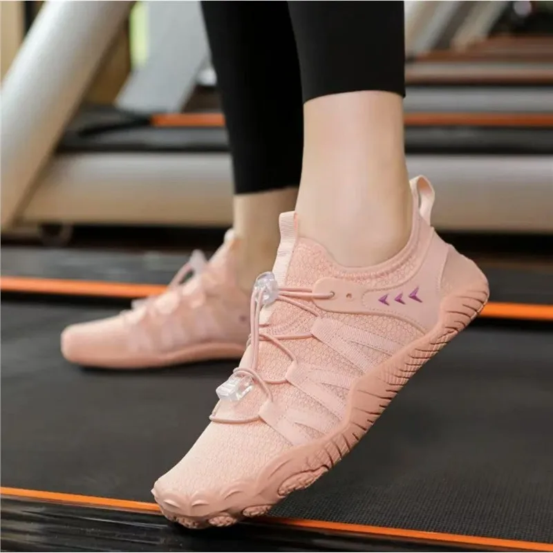 Sapatos aquáticos femininos Crestar, de secagem rápida, estilo minimalista, ideais para o verão. Tênis esportivos leves para natação, ioga e exercícios ao ar livre._voghion.com