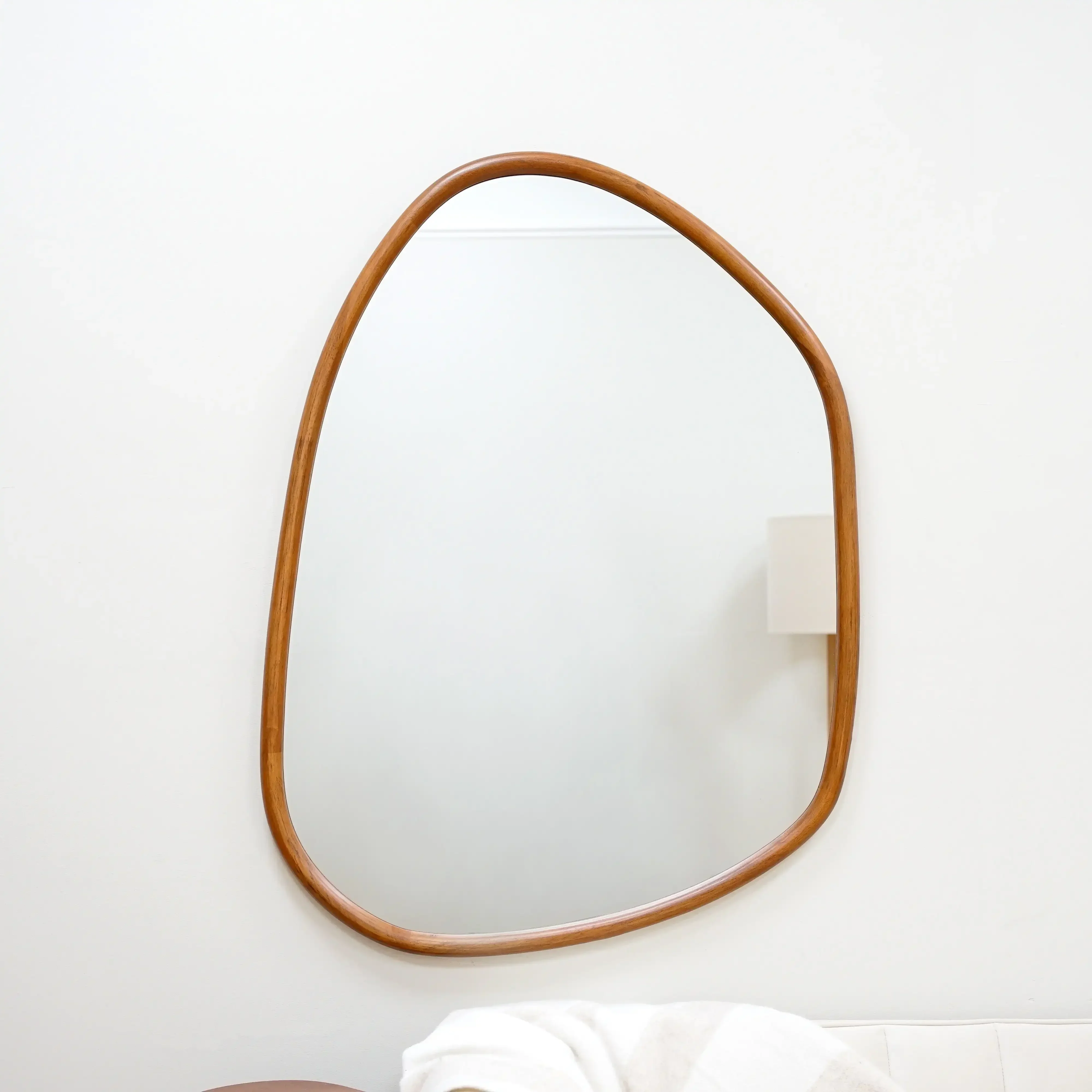 

Modern Style Natural Color Wooden Frame Mirror Living Room Wood Carved Framed Wall-mounted Wall Decorative Mirror