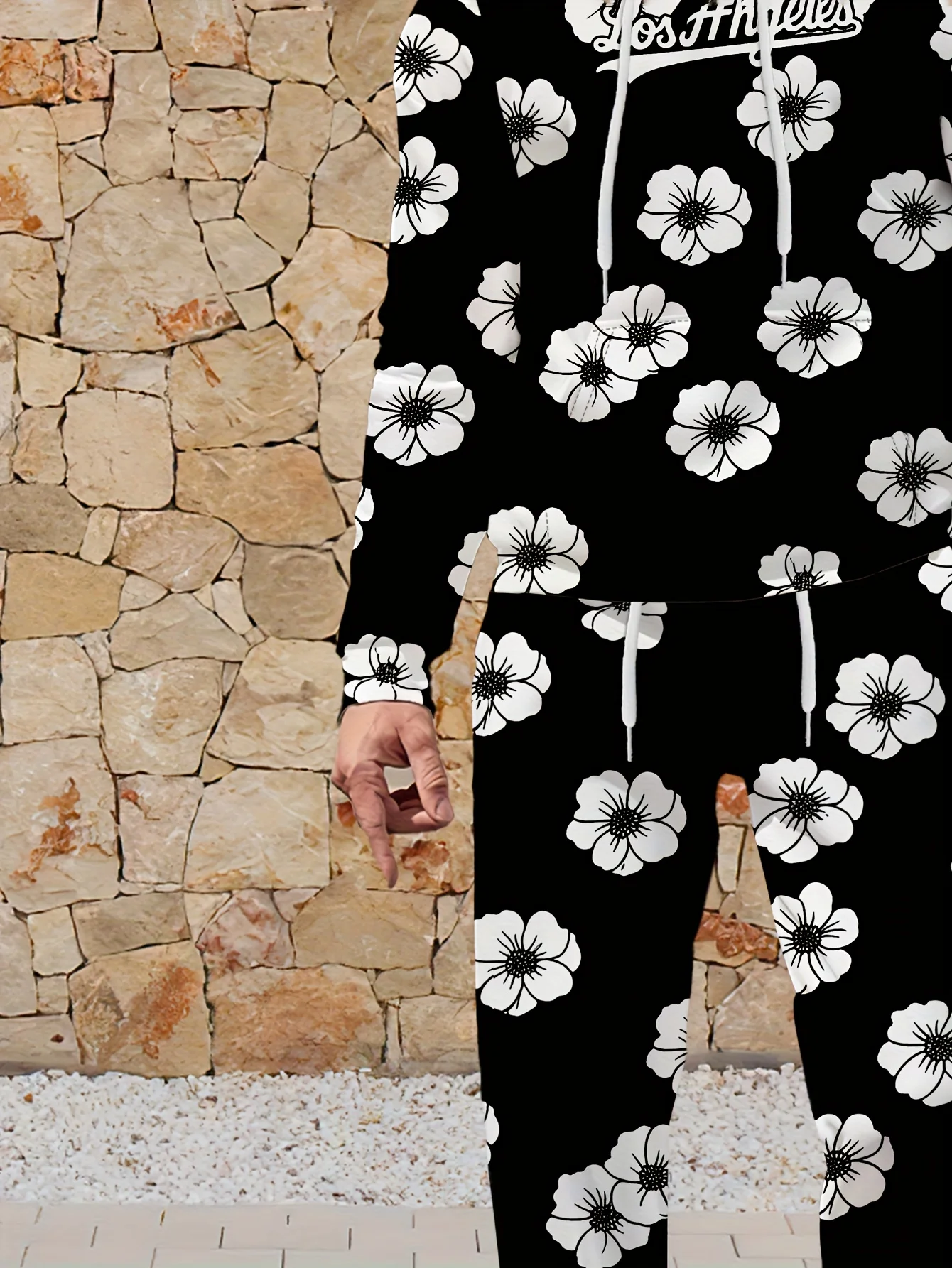 Pada Musim Semi dan Gugur 2025, setelan hoodie pria terlaris adalah streetwear kasual dan modis dengan cetakan 3D.