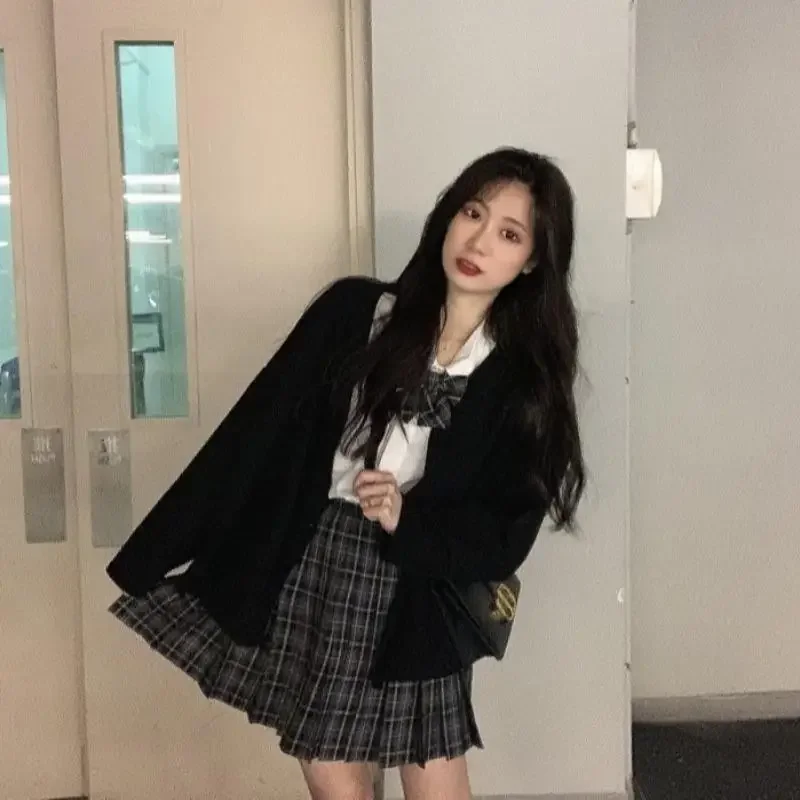 College style suit female autumn and winter 2024 Korean version of the sweater jacket + long-sleeved shirt + plaid pleated skirt