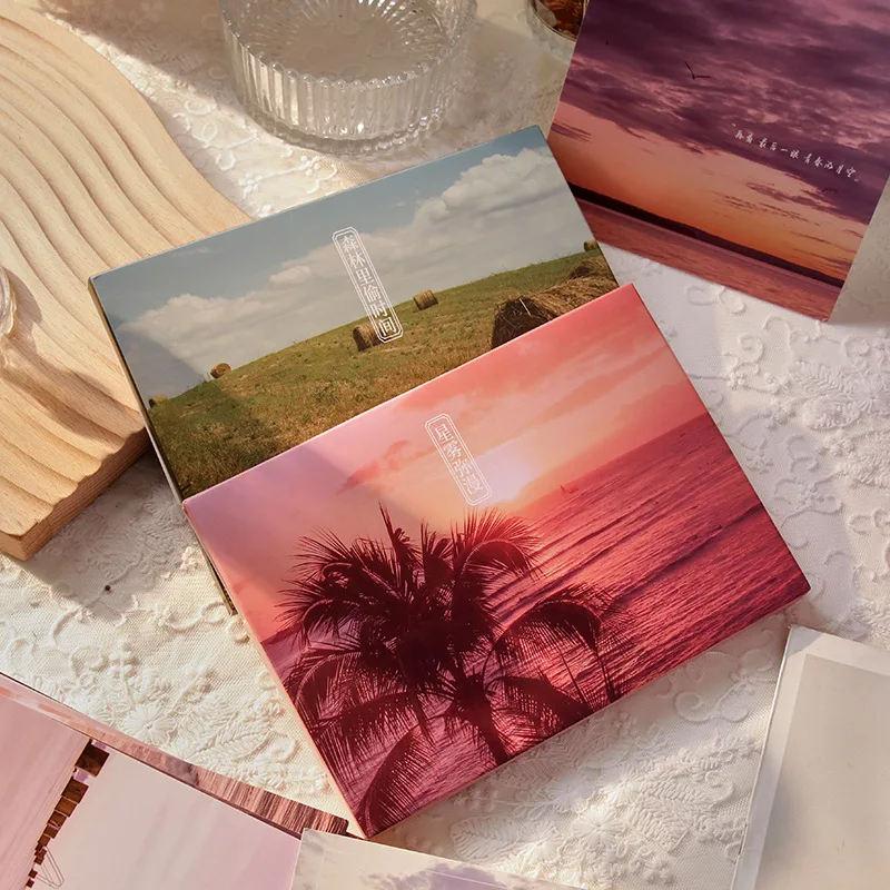 

Коллекция открыток серии «Верим в яркость мира» — это креативный и художественный подарок с посланием на обратной стороне.