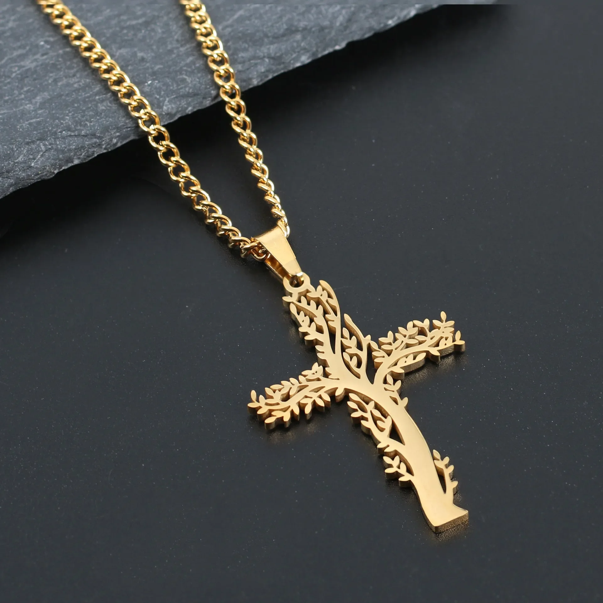Stainless Steel Christian Tree Cross Necklace for Women Men Pendant Necklaces Retro Religion Jewelry Gift New Design Bijoux
