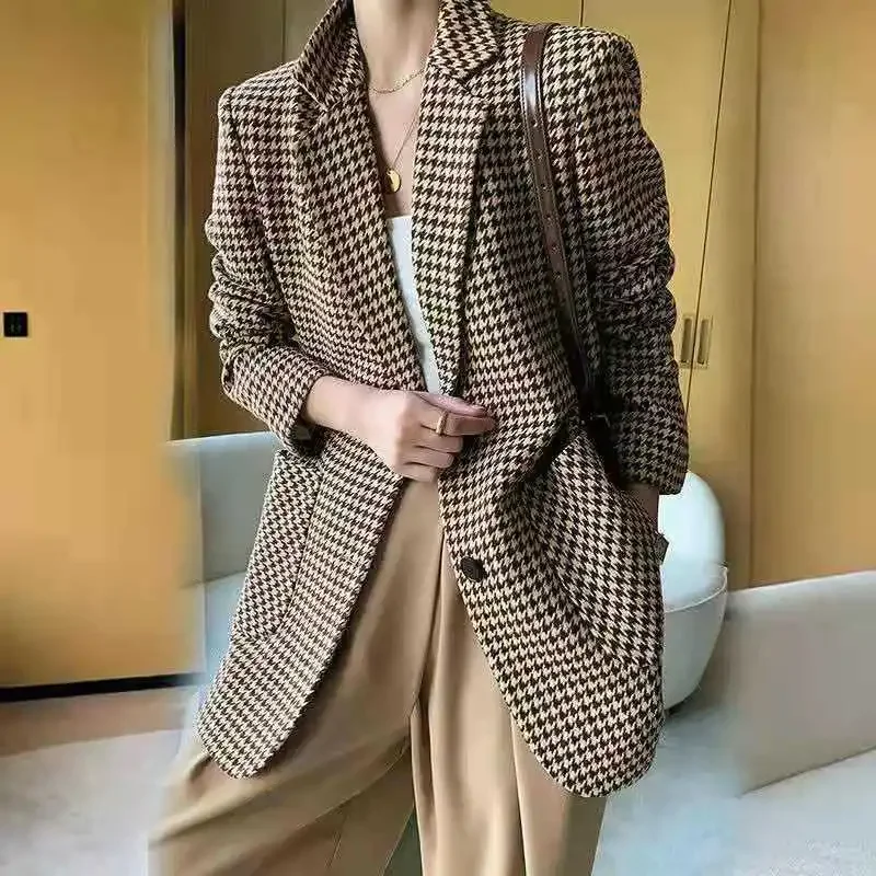 Koreańskie modne płaszcze 2023. Szykowna elegancka kurtka damska Jesień Nowość w biurze Lady Casual Plaid Belt Oversize Blazer Odzież damska