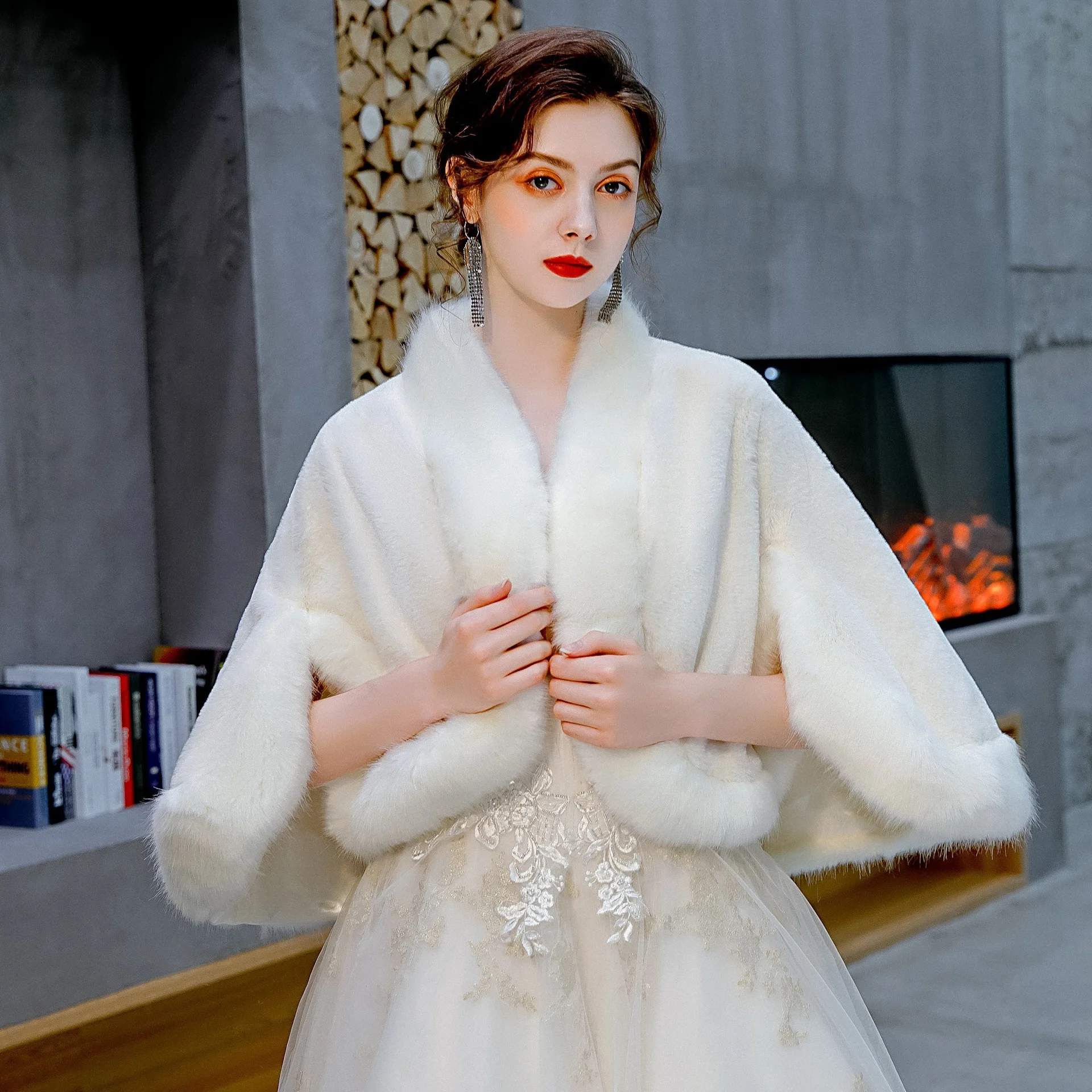 معطف زفاف سميك دافئ بأكمام طويلة للنساء ، طوق فرو ، شال عروس منقسم ، فستان حفلات زفاف ، إكسسوارات ملفوفة ، شتوية