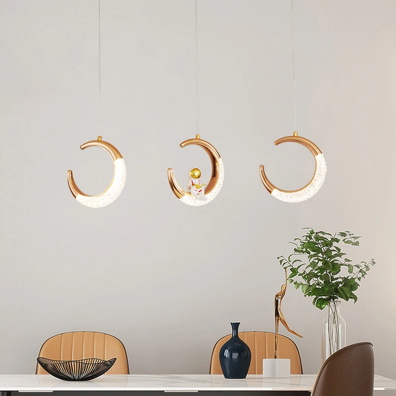 

Golden Astronaut Crescent Chandelier Modern Minimalist Light Art Nordic Loft Style Design Boy Child Kids Room Decor Chandelier