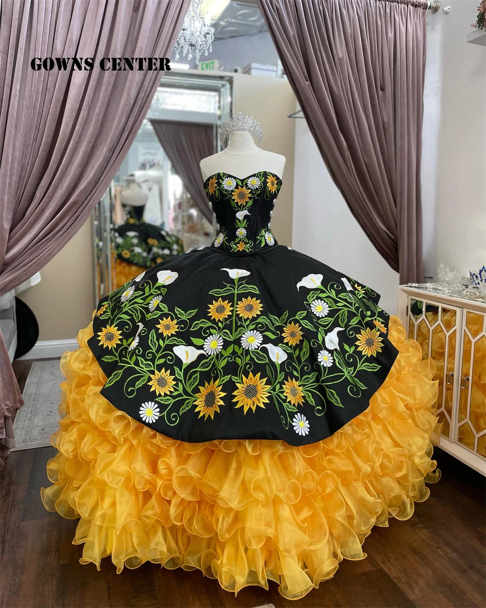 

Gold Ruffels Mexican Black Sunflowers Embroidery Quinceanera Dresses vestidos de 15 anos Custom Made Sweet 16 XV Prom Gowns