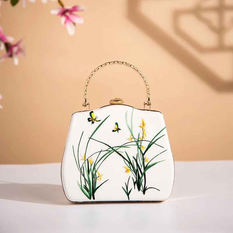 Cape-Bay Brand Women's Bag Chinese Classical Beauty Retro Suzhou Embroidered Women's Bag Butterfly Flower Pattern Silky Fabric Ivory White Women's Bag Hinge-Type Flip Lock Metal Hard Handle Small Handbag Metal Chain Mini Small Bag Crossbody Bag Party Dinner Banquet Wedding Bag Cheongsam Accessories Bag