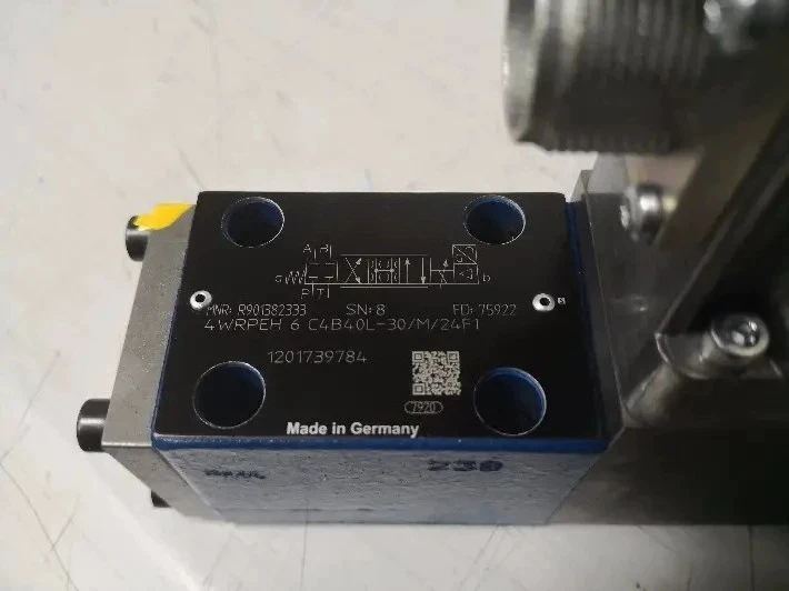 

Proportional directional servo valve 4WRPEH6C3B24L-2X/G24K0/A1M/4B12/40/100