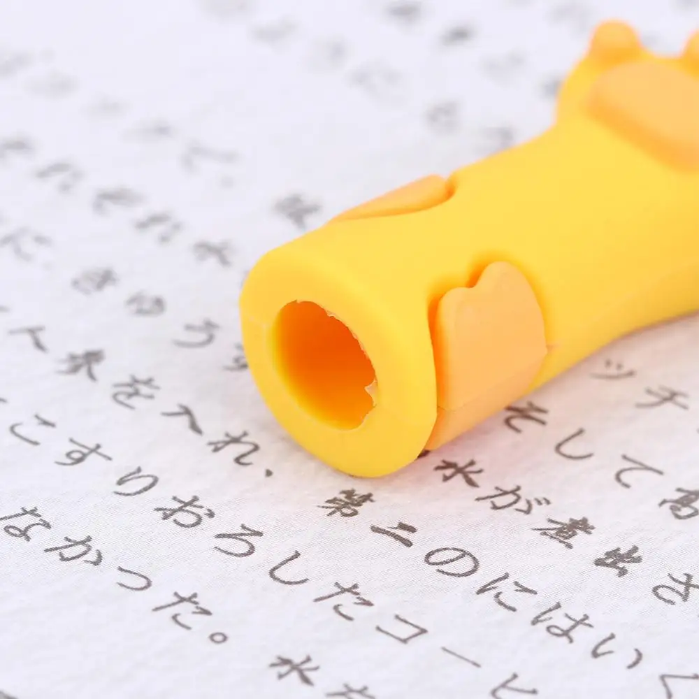 Pince à cuticules de manucure mignonne, couverture de protection, pincettes à peau morte, capuchon, ciseaux à ongles, manchon, outils de pédicure