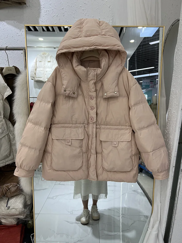 2025 neue Winter Verdickte Unten Jacke Frauen Einfarbig Mit Kapuze Temperament Taste Dekoration Mode Große Tasche Mantel