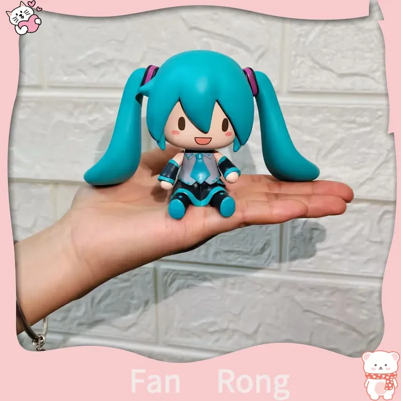 

Hatsune Miku FuFu, милая версия Q, сидящая настольная кукла, чехол ручной работы с двойным выражением, украшение для коллекции игрушечных фигурок