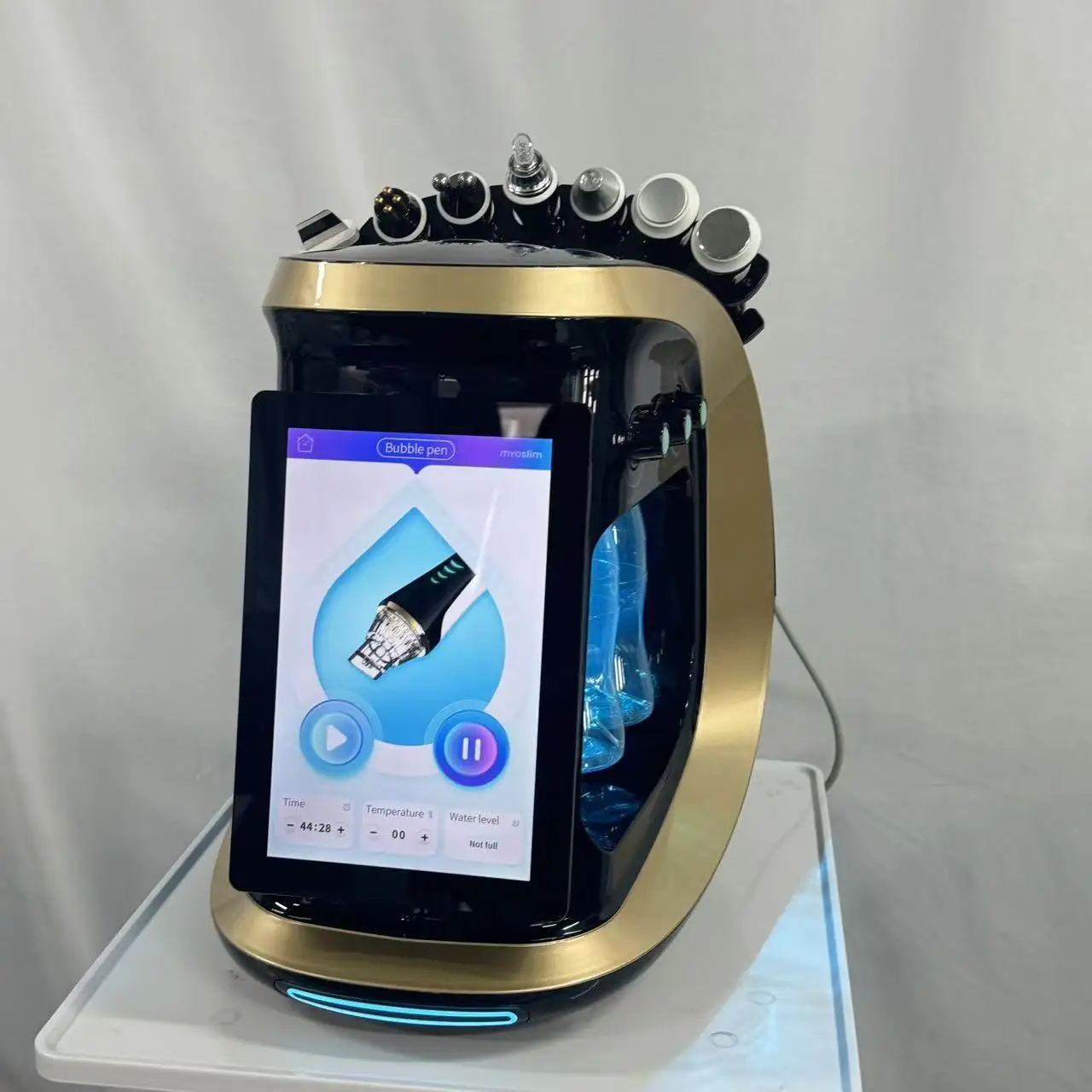 Czarny Złoty Mały Aparat 7w1 do Pielęgnacji Skóry: Odmładzanie, Peeling, Usuwanie Wągrów, Iniekcja Tlenowa, Nawilżanie