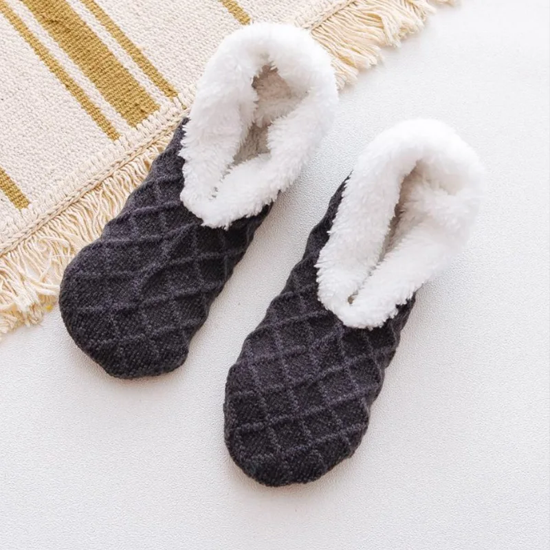 جوارب من الصوف المرجاني المحبوكة غير قابلة للانزلاق بدون عرض جوارب نسائية دافئة بلون سادة