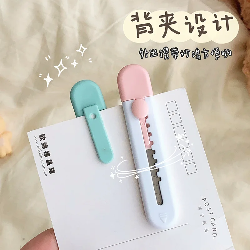 Cute Retractable Box Cutters, Utility Knife, Sharp Cartons Cardboard Cutter Razor Knife for Christmas, Smooth Mechanism Perfect