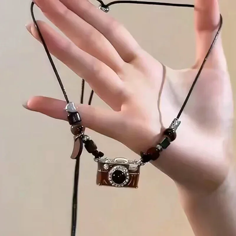 Vintage Brown Camera Pendant Necklace 2025 Simple Fashion Women Men Adjustable Sweater Chain Punk Jewelry Accessories