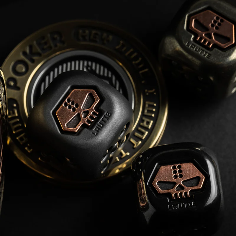 LAUTIE-Colgante de dados de monje de Metal, colgante de dados de acero inoxidable, collar de Metal, juguete para regalo de escritorio de descompresión Edc