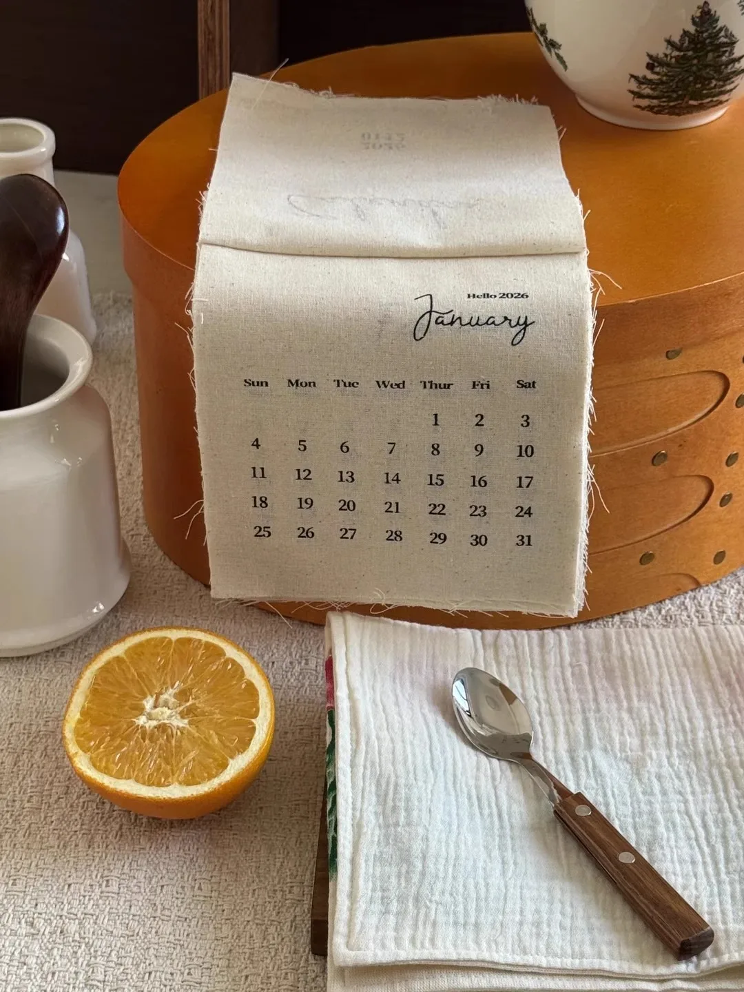 

2026 Vintage Cotton Cloth Wall Calendar English Retro Hanging Calendar for Home Living Room Office Decor Elegant Daily Schedule