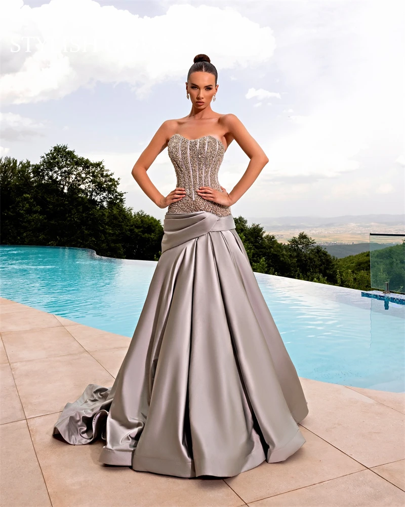 

Luxury Gray Sweetheart Long Prom Dress For Black Girls Beaded Crystal Birthday Party Gowns Pleats Evening Dresses Robe De Bal