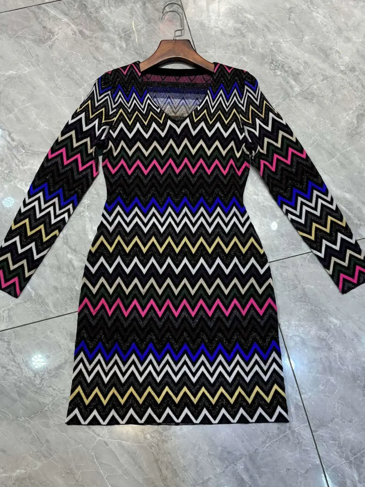 

Wavy Striped Women's Knitted Dress Early Spring V-Neck Long Sleeve Slim Ladies Mini Robe