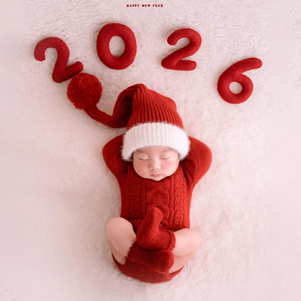 2026 Limited Edition Photography Costumes Winter Love Song Theme Professional Newborn Photography Props Baby Romper Santa Hat