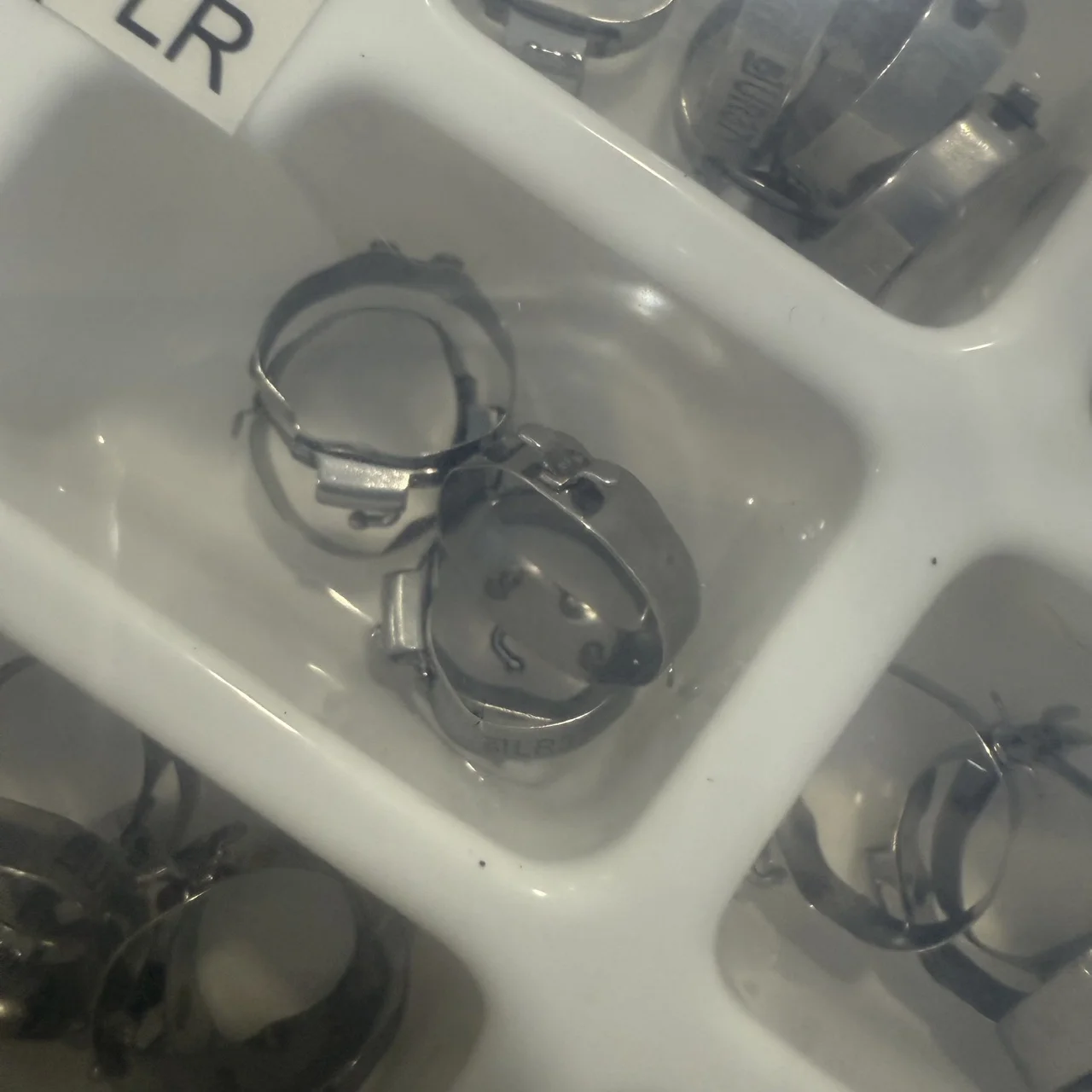 

Roth/MBT Upper Double Lower Single Buccal Tube and Lingual Cleat 320Pcs Dental Orthodontics Molar Band