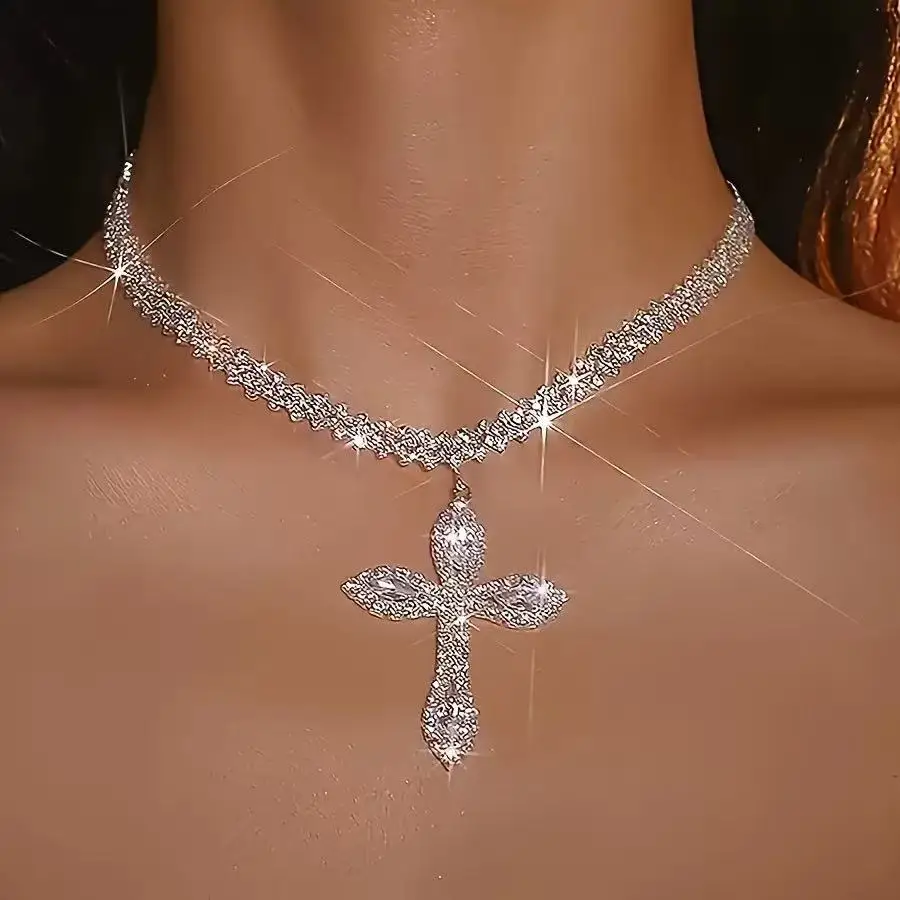 Hot selling Bohemian fashion women's necklace in Europe and America, rhinestone cross pendant, sparkling rhinestone beach neckla