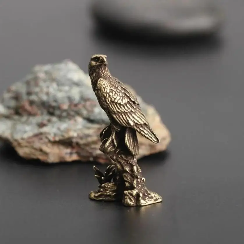 Nueva estatua de águila, escultura en miniatura, adorno artesanal hecho a mano, estatuilla de pájaro de cobre Vintage para decoración Interior de escritorio del hogar