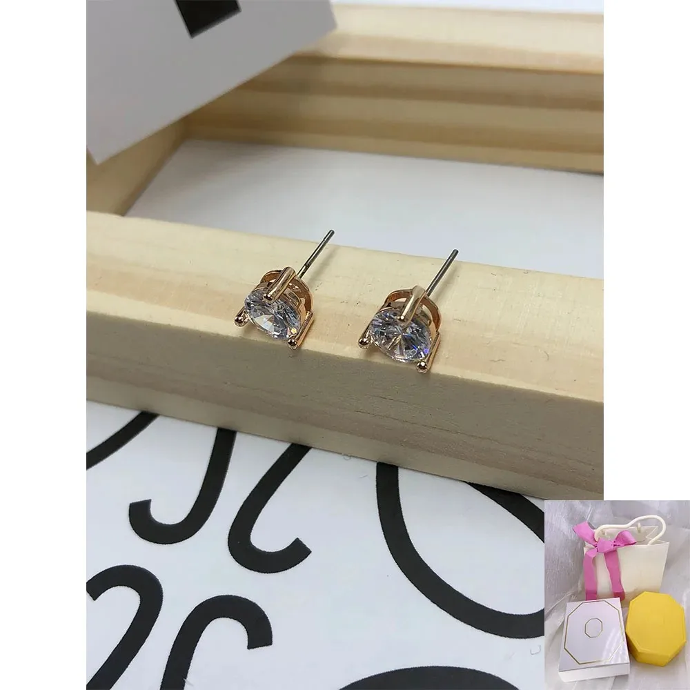 

2024 new minimalist design center cut white crystal earrings, high-end romantic holiday party gift