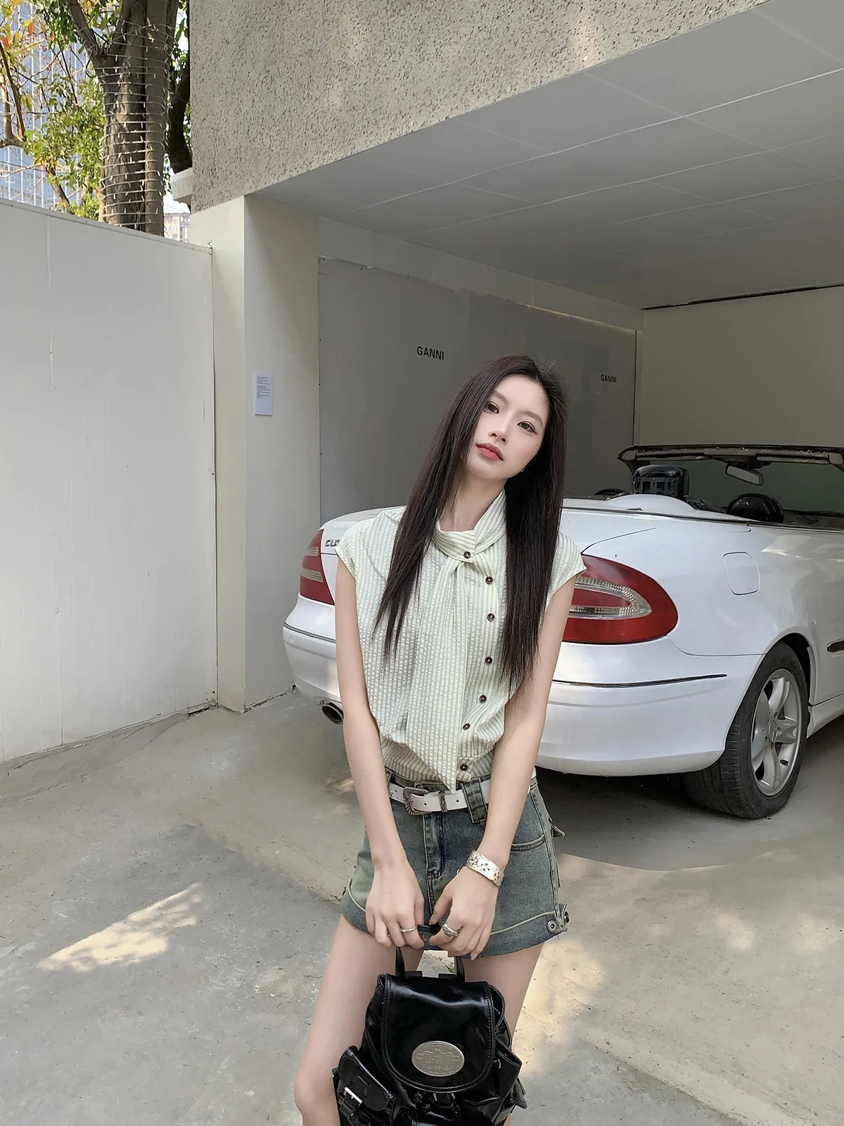 

Joeyoo Women's Summer Shirt Green Stripe Design Single Button No Sleeve Bow Tie Casual Top Korean Style Loose Fit Breathable