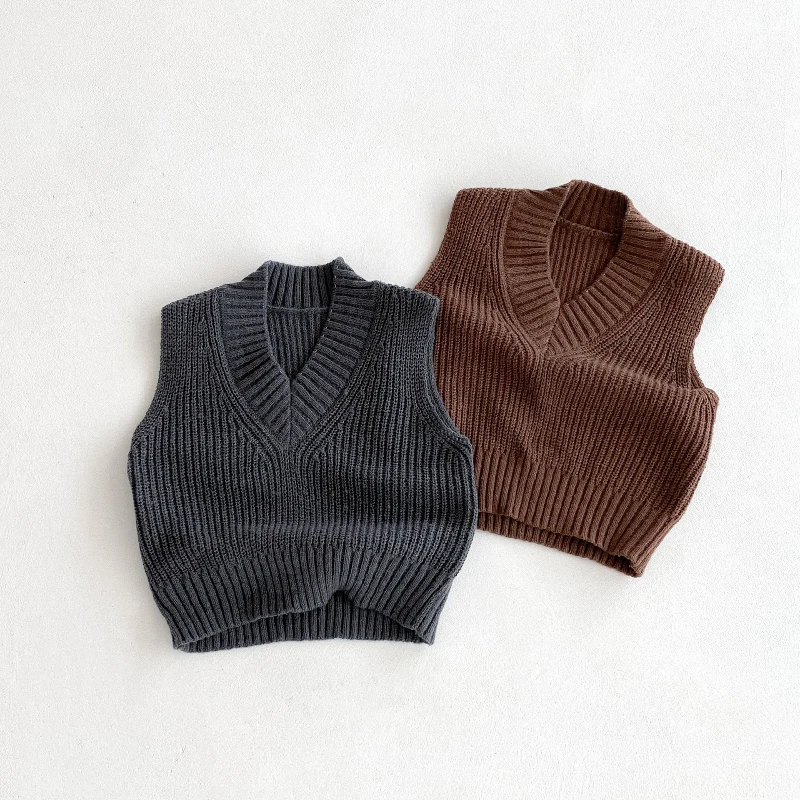

2025 Autumn Children's V-neck Retro New Style Thick Needle Outer Wear Warm and Thick Vest