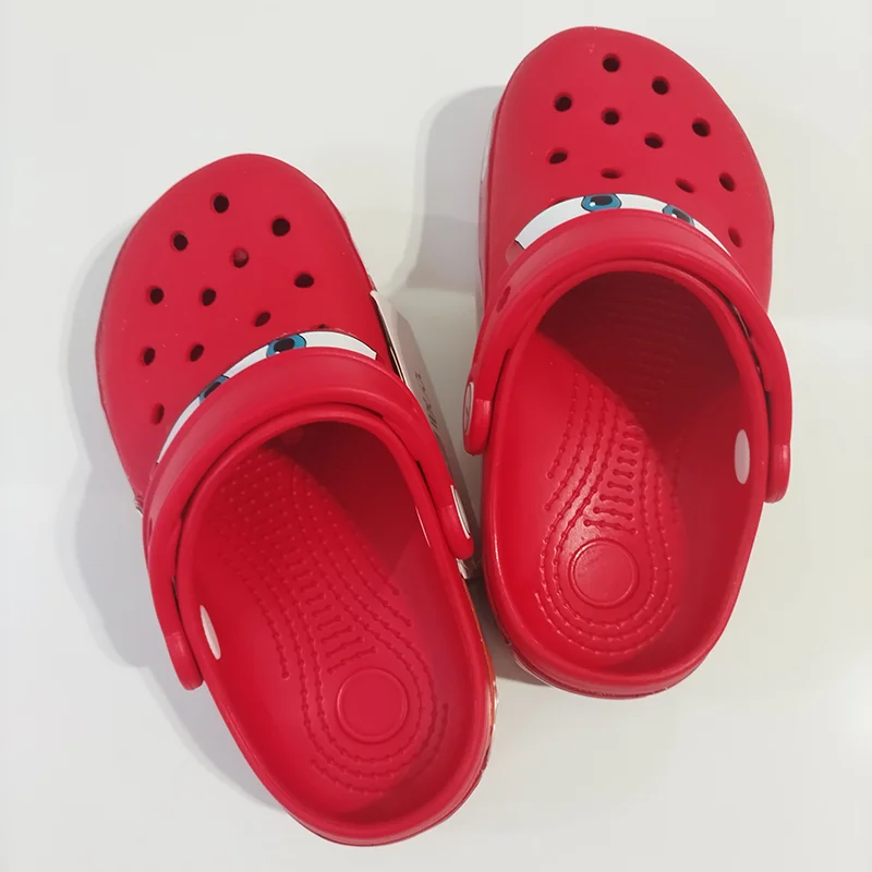 سيارات 95 ماكوين الأطفال الصنادل الصيفية النعال الوالدين والطفل في الهواء الطلق أحذية الشاطئ تنفس عدم الانزلاق الاطفال الكبار الأحذية هدية