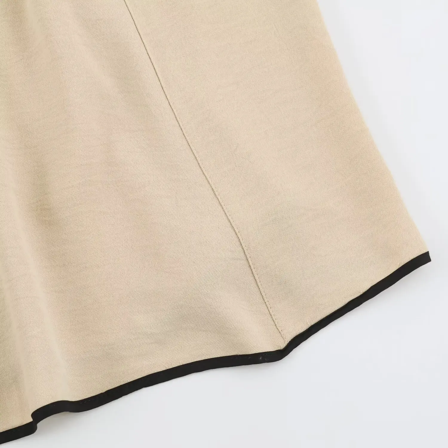 BSAY 2026 Sommer Neues Französisches Minimalistisches Damenkleid mit Kontrastbündchen Ärmellos Mehrlagig Tiefer V-Ausschnitt Zweiteiliges A-Linien-Midikleid – Detail 11