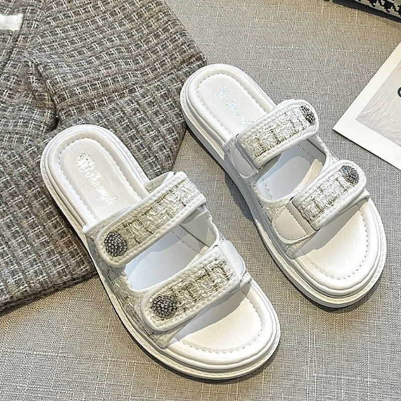 2023 Hot Sale Women Sandals Summer New Flat British Wind Embroidery Thick-soled Casual Roman Designer Shoes Platform Sandals