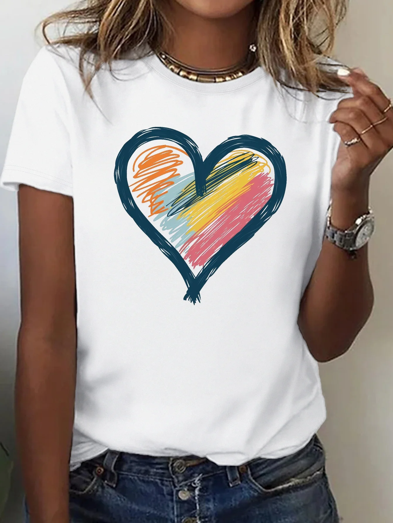 T-shirt pour femmes avec cœur peint à la main, confortable, coupe décontractée, col rond, manches courtes, vêtements esthétiques d'été