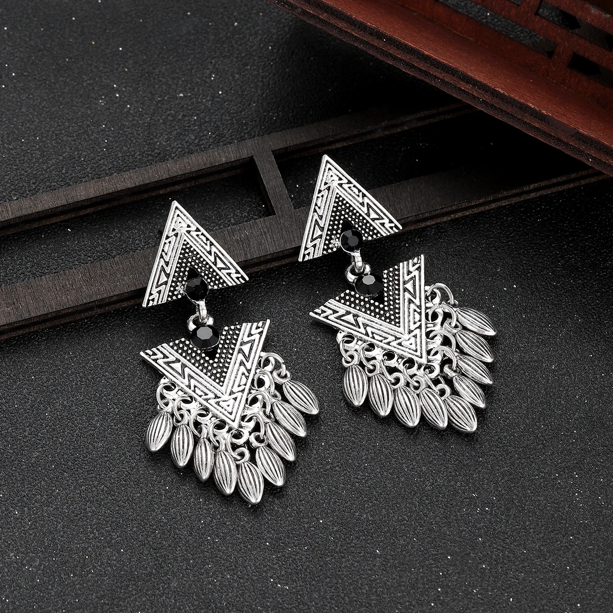 Ethnic Triangle Geometric Earrings Metal Carved Silver Color Tassel Earrings for Women Vintage Indian Jewellery Brinco 2024 New