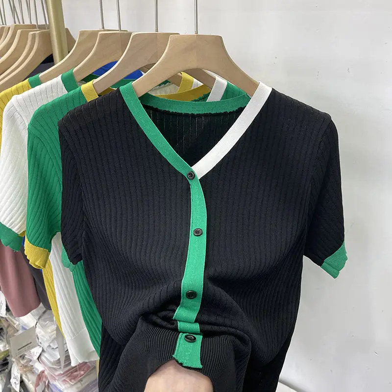 Ice Silk Short Sleeve T-shirt V-Neck Korean Fashion Color Blocking Design Women\'s T-shirt Loose Green Black New Summer 2024 Tops